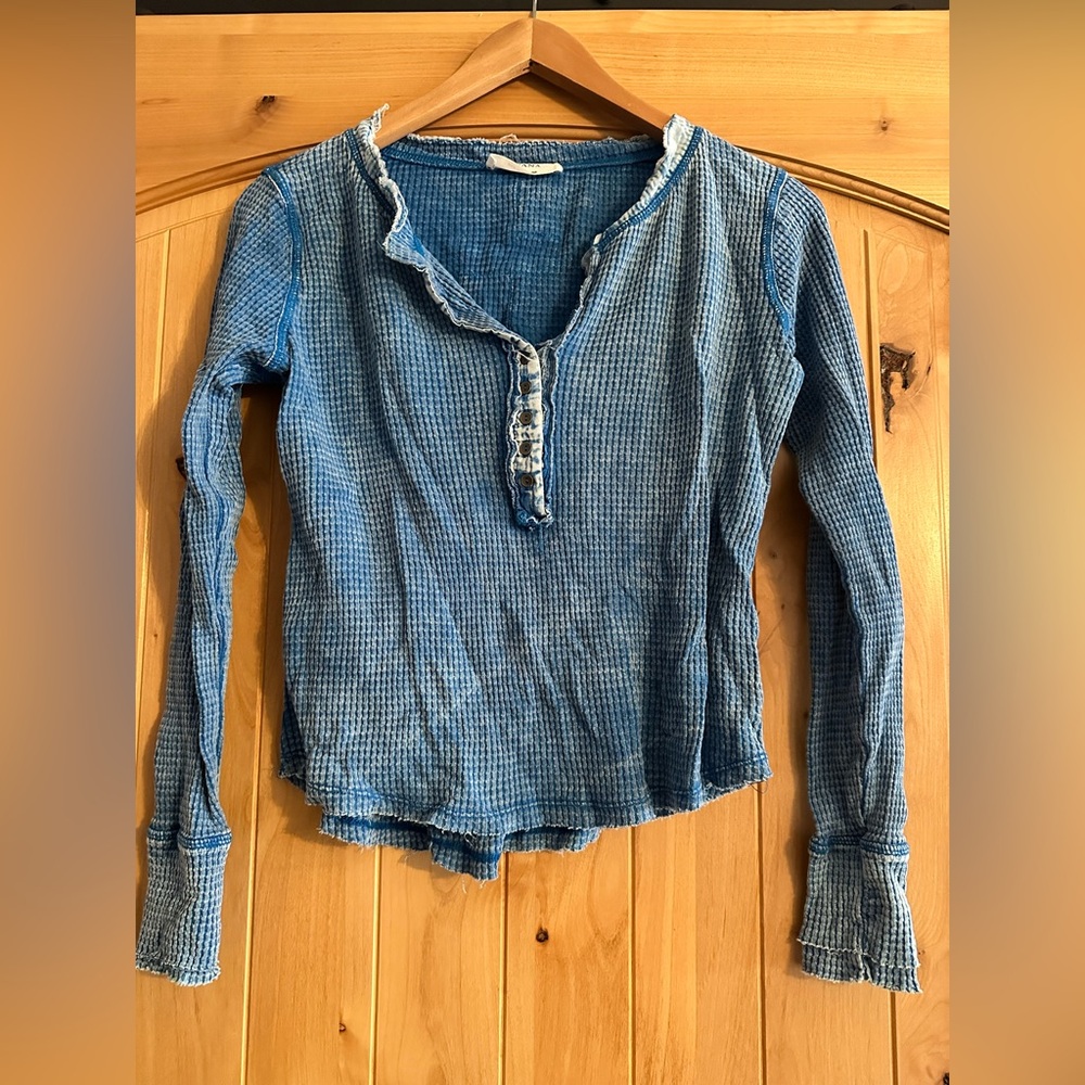 Zenana Outfitters Blue Waffle Knit Long Sleeve Top